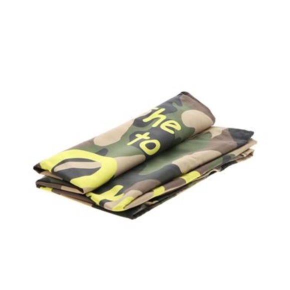 MC2 Saint Barth Aidan Camo-Print Beach Towel - Picture 2 of 7